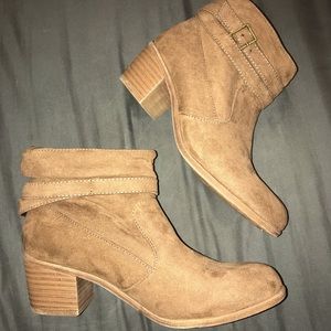 Tan/brown Suede Booties